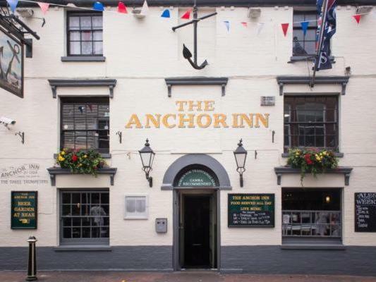 The Anchor Inn Каус Екстериор снимка